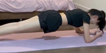 Học n&agrave;ng Hậu tuổi Nh&acirc;m Ngọ c&oacute; đ&ocirc;i ch&acirc;n d&agrave;i 1,1m tập 4 động t&aacute;c để bảo to&agrave;n v&ograve;ng eo 63cm, v&oacute;c d&aacute;ng thanh mảnh- Ảnh 8.