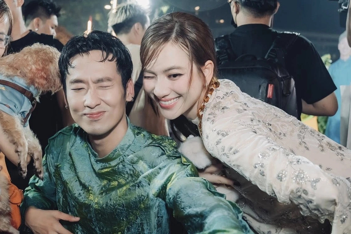 Clip HOT: Tuấn Trần c&ocirc;ng khai t&igrave;nh cảm với Phương Anh Đ&agrave;o trước h&agrave;ng trăm người, chỉ 2 từ cũng đủ nổ tung MXH- Ảnh 3.