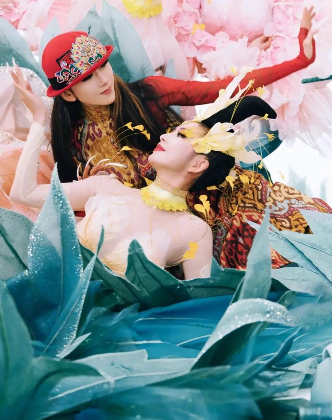 Mỹ nhân chiếm sóng show cuối năm: Đẹp như tiên nga giáng thế, ăn trọn điểm chuyên môn nhờ điệu múa trăm hoa đua nở- Ảnh 5.