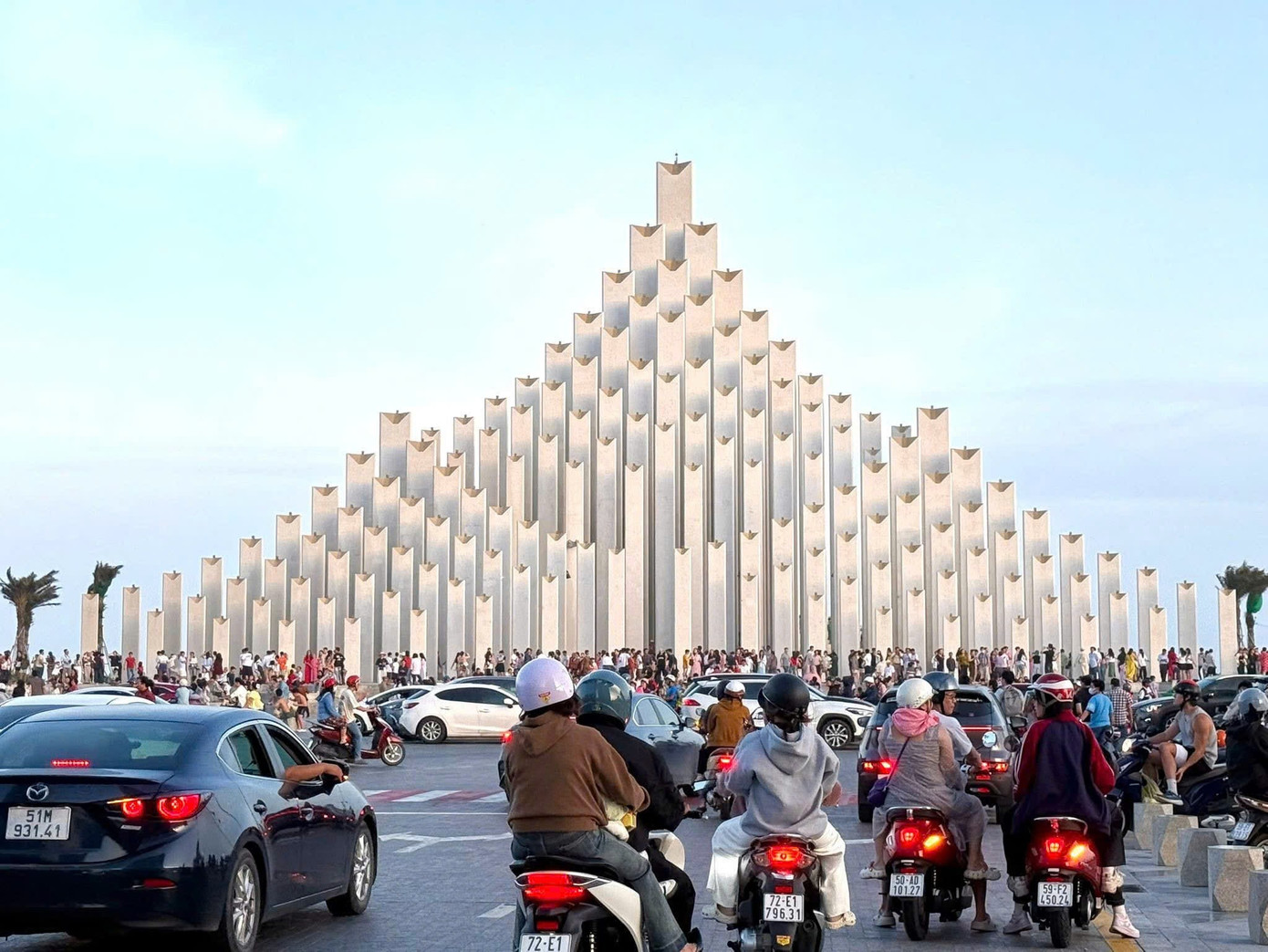 Đ&ocirc;ng nghịt người tắm biển Vũng T&agrave;u ng&agrave;y Tết- Ảnh 5.