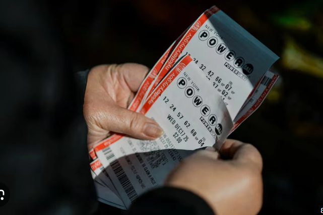 Tr&uacute;ng số 4,2 triệu USD, người phụ nữ sống giản dị nhưng vẫn rơi v&agrave;o cảnh trắng tay- Ảnh 1.