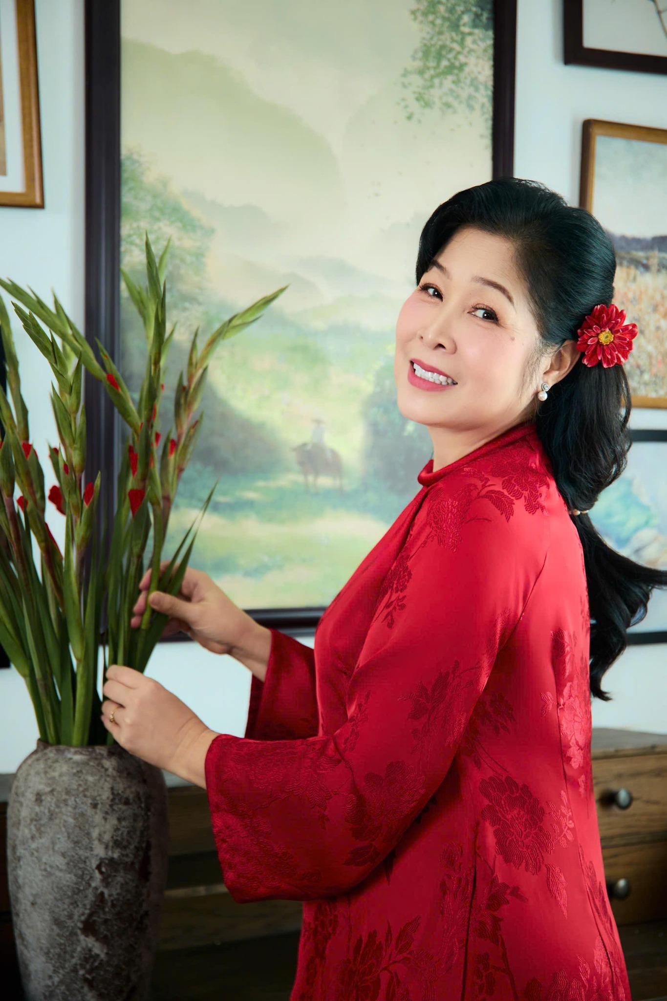 Nữ NSND tuổi ngựa cưới tài tử điện ảnh lừng lẫy, sở hữu biệt thự hoành tráng giữa trung tâm TP. Hồ Chí Minh- Ảnh 2.