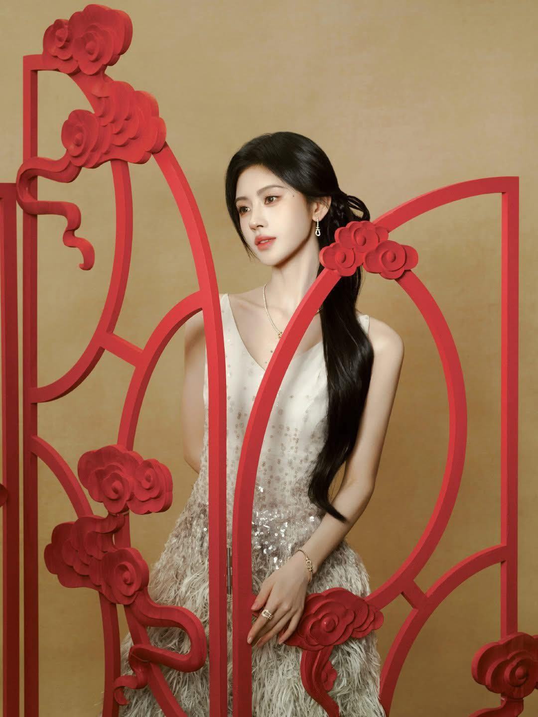 Nam diễn vi&ecirc;n chi một tỷ đồng l&igrave; x&igrave; fan trong đ&ecirc;m Giao thừa- Ảnh 2.