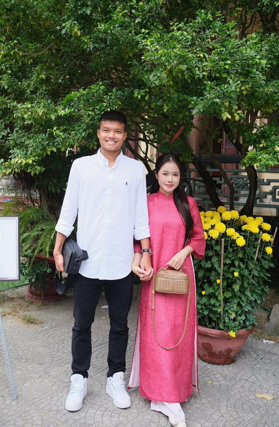 Ấm &aacute;p khoảnh khắc cầu thủ Việt đ&oacute;n Tết: Khung h&igrave;nh gia đ&igrave;nh 