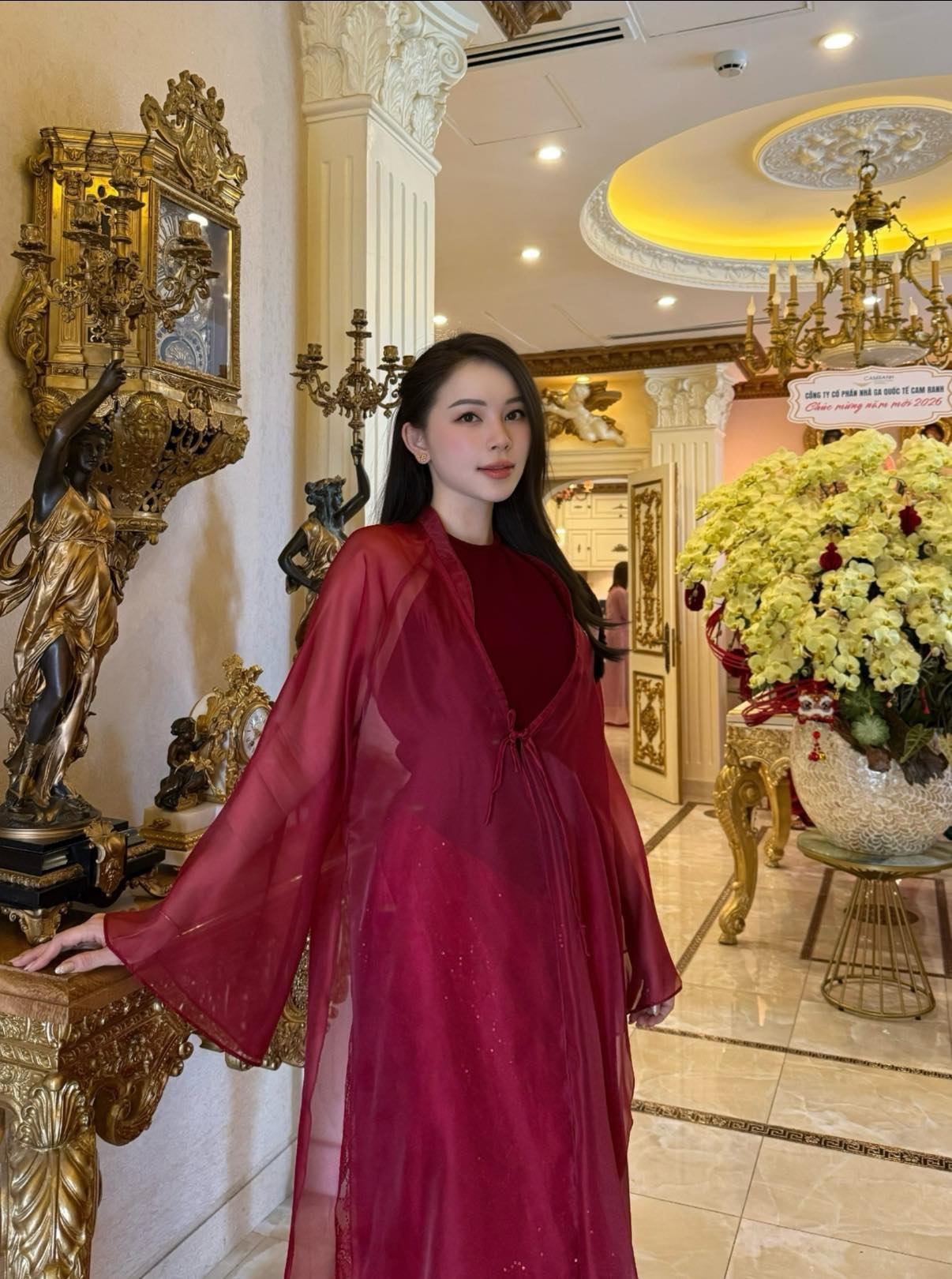 H&agrave;nh động lạ của b&agrave; x&atilde; Phillip Nguyễn- Ảnh 2.