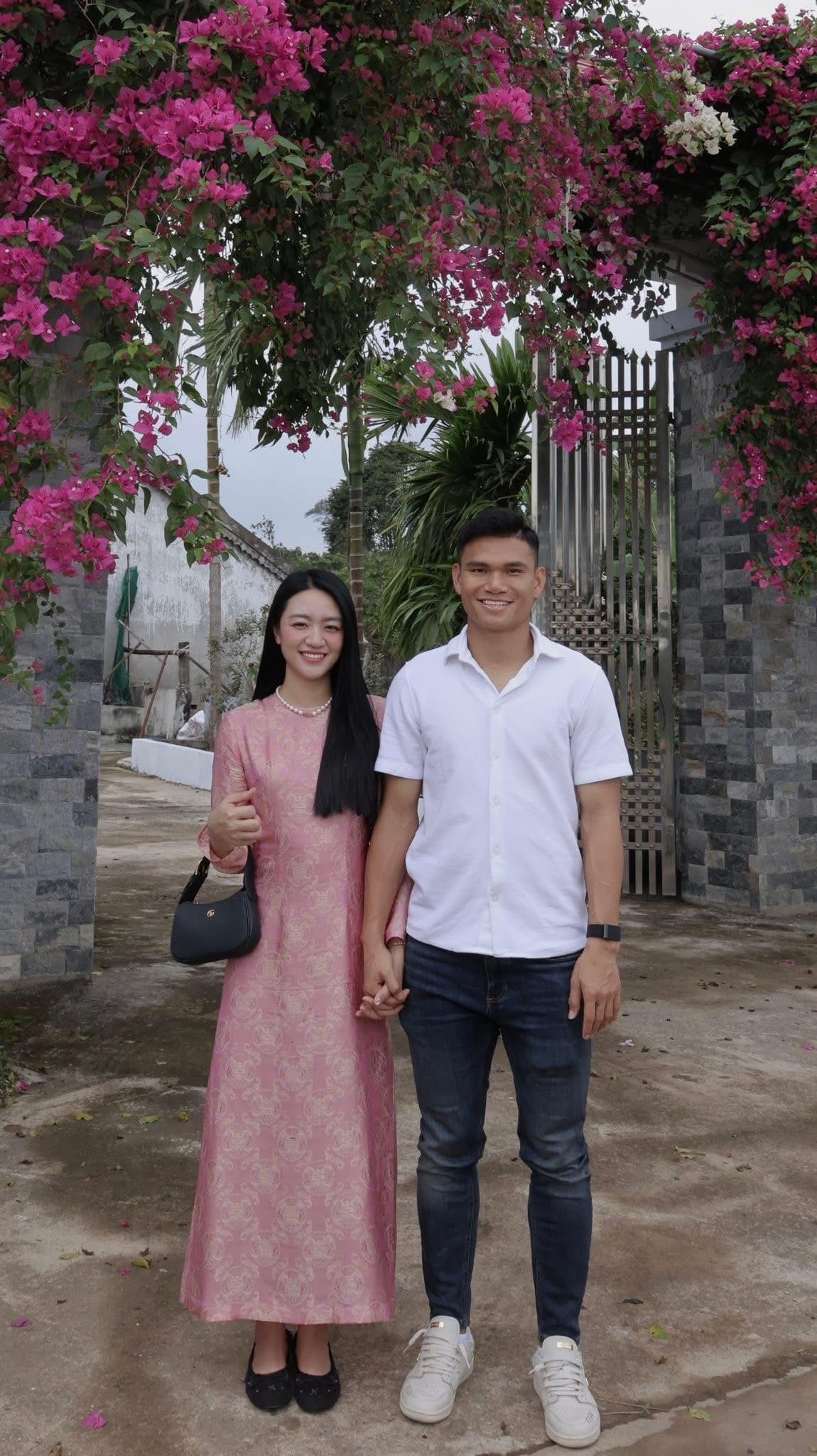 Ấm &aacute;p khoảnh khắc cầu thủ Việt đ&oacute;n Tết: Khung h&igrave;nh gia đ&igrave;nh 