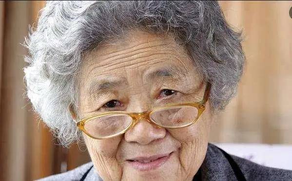 Phu nh&acirc;n của một gi&aacute;o sư Đại học Bắc Kinh qua đời ở tuổi 96, để lại một c&acirc;u n&oacute;i khiến nhiều người suy ngẫm- Ảnh 1.