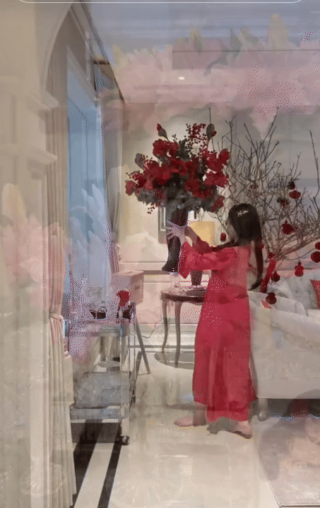 Bên trong dinh thự trắng sang trọng của phú bà Lâm Đồng ngày Tết: Nhìn bếp và nồi niêu mà ai cũng phải xuýt xoa- Ảnh 10. Bên trong dinh thự trắng sang trọng của phú bà Lâm Đồng ngày Tết: Nhìn bếp và nồi niêu mà ai cũng phải xuýt xoa- Ảnh 10.