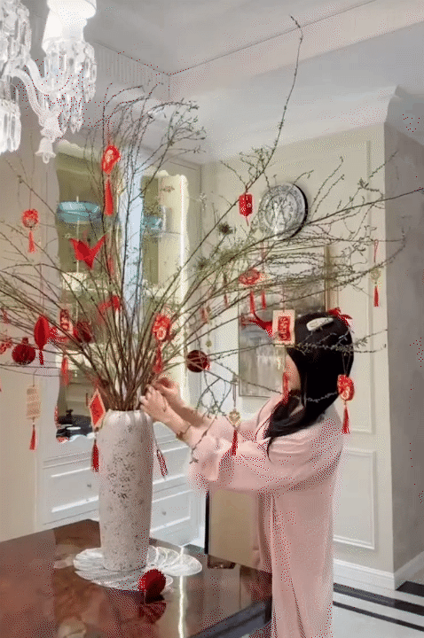 Bên trong dinh thự trắng sang trọng của phú bà Lâm Đồng ngày Tết: Nhìn bếp và nồi niêu mà ai cũng phải xuýt xoa- Ảnh 12. Bên trong dinh thự trắng sang trọng của phú bà Lâm Đồng ngày Tết: Nhìn bếp và nồi niêu mà ai cũng phải xuýt xoa- Ảnh 12.