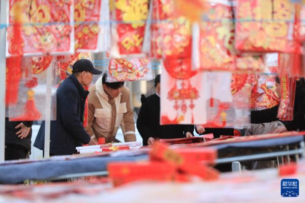 Đ&atilde; qu&aacute; mệt v&igrave; phải diễn, giới trẻ Trung Quốc bắt đầu "sống thật" ng&agrave;y Tết- Ảnh 1.