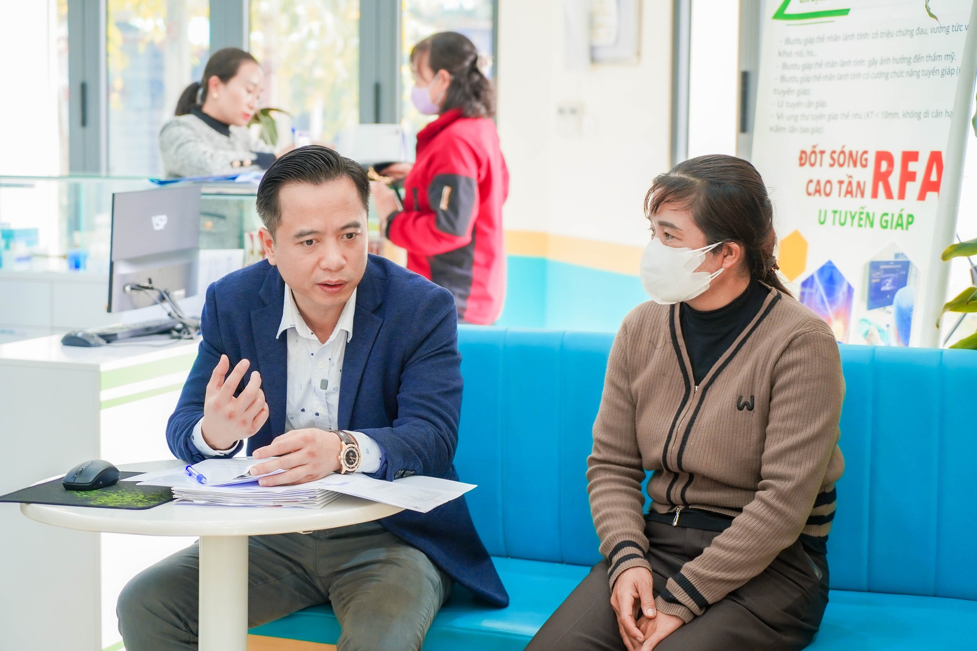 Gặp mặt BS ung bướu ki&ecirc;m tạo h&igrave;nh thẩm mỹ từng chữa khỏi ca bệnh hiếm, 1,3 triệu người mới thấy 1: "T&ocirc;i mong c&oacute; bệnh viện của ri&ecirc;ng m&igrave;nh để chữa cho người ngh&egrave;o"- Ảnh 10.