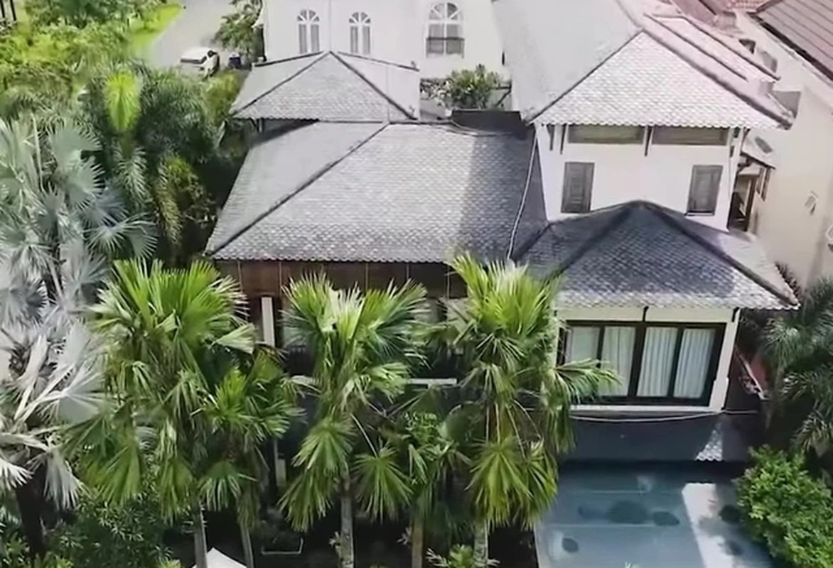 Hoa hậu Việt từng l&atilde;i 900 c&acirc;y v&agrave;ng, giờ sống trong biệt thự 400 tỷ Quận 2, sở hữu penthouse d&aacute;t v&agrave;ng: C&oacute; con g&aacute;i &uacute;t xinh như thi&ecirc;n thần- Ảnh 1.