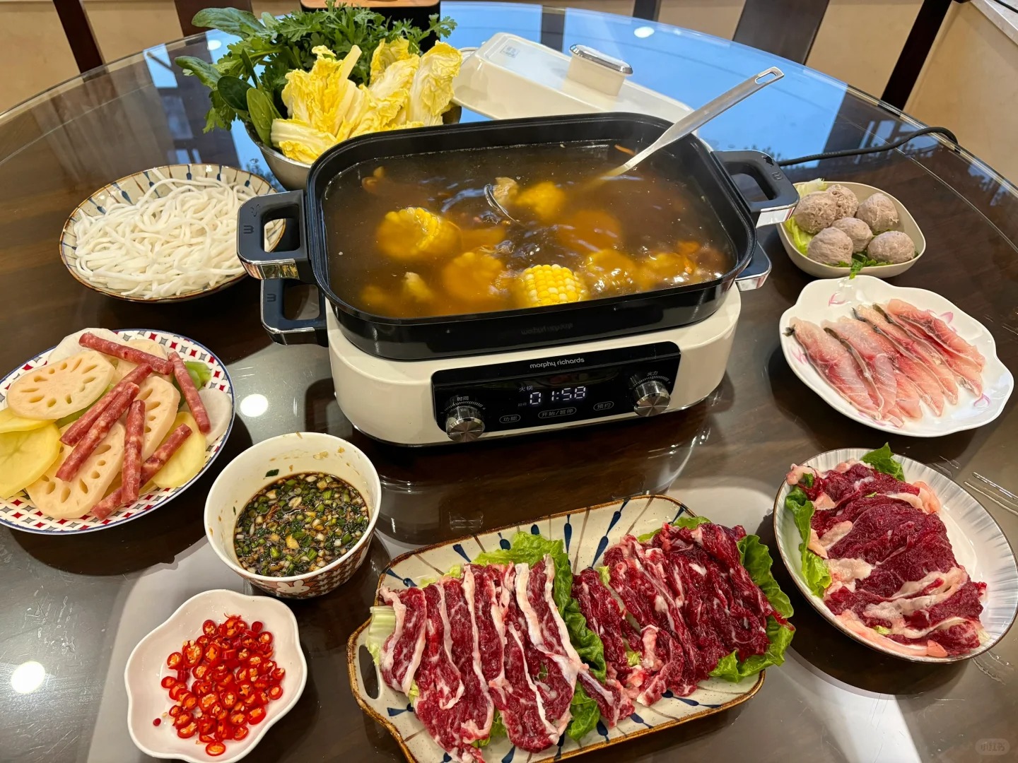 21 giờ 38 ph&uacute;t chồng đi họp lớp về x&aacute;ch theo một t&uacute;i b&oacute;ng đen to đ&ugrave;ng, thứ b&ecirc;n trong khiến vợ t&aacute;i xanh mặt- Ảnh 1.