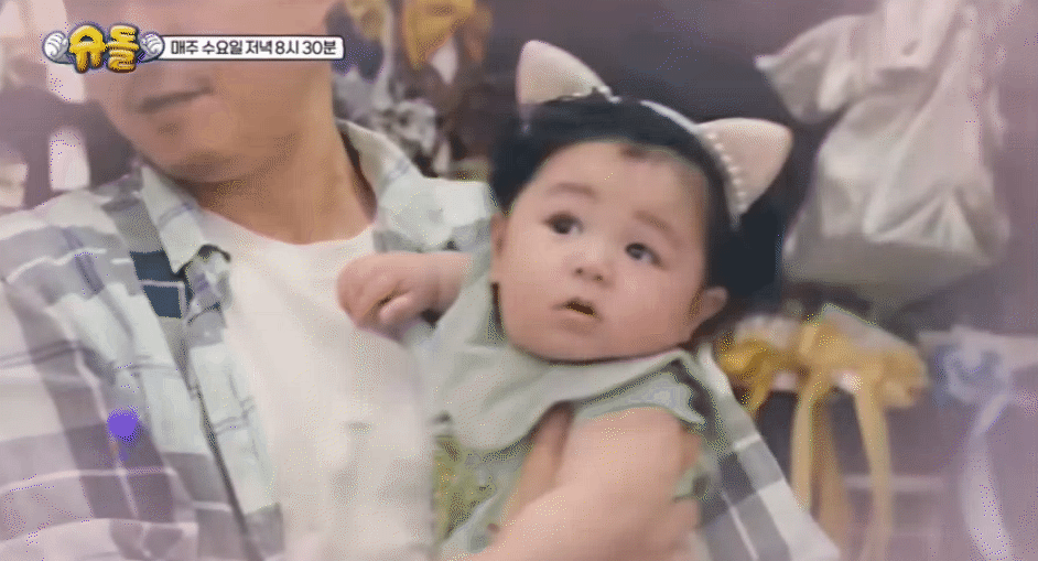 Sao nh&iacute; 1 tuổi th&agrave;nh người thừa kế đế chế 120 năm tuổi, visual đẹp chấn động!- Ảnh 4.