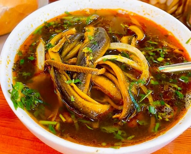 Thơm ngon những m&oacute;n ăn chế biến từ lươn xứ Nghệ- Ảnh 3.