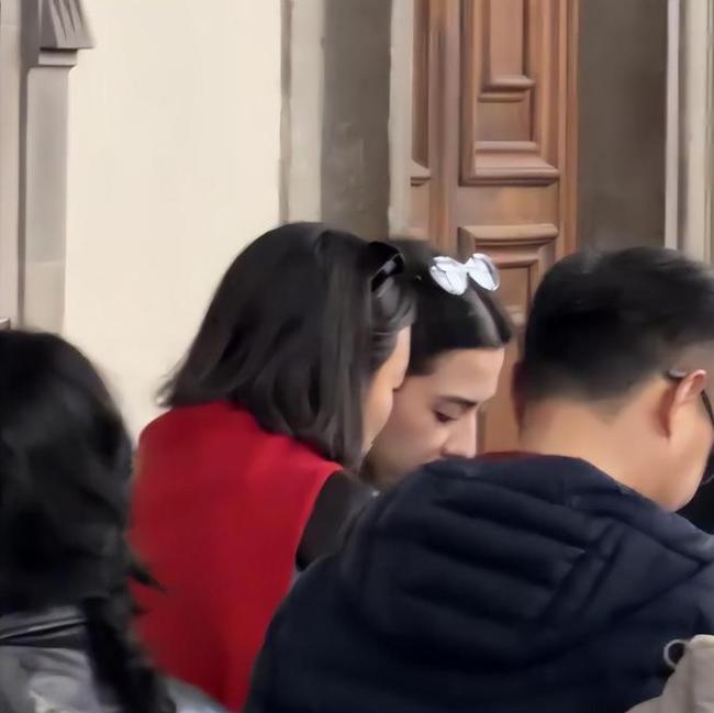 N&aacute;o loạn m&ugrave;ng 2 Tết: Ngọc nữ showbiz sắp cưới thiếu gia tập đo&agrave;n hơn 14 tuổi, chuẩn bị c&oacute; đ&aacute;m cưới lớn nhất nước?- Ảnh 2.