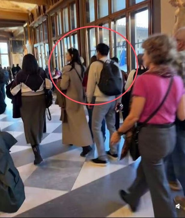 N&aacute;o loạn m&ugrave;ng 2 Tết: Ngọc nữ showbiz sắp cưới thiếu gia tập đo&agrave;n hơn 14 tuổi, chuẩn bị c&oacute; đ&aacute;m cưới lớn nhất nước?- Ảnh 1.