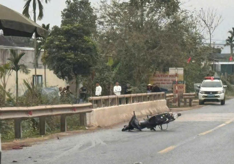 Nam thanh ni&ecirc;n chưa r&otilde; danh t&iacute;nh gặp tai nạn tử vong tr&ecirc;n đường- Ảnh 1.