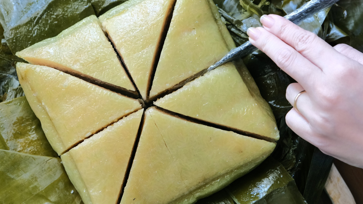 Không phải dùng lạt, làm thế này cắt bánh chưng không lo dính: Đơn giản chỉ 3 bước, ai cũng làm được- Ảnh 3. Không phải dùng lạt, làm thế này cắt bánh chưng không lo dính: Đơn giản chỉ 3 bước, ai cũng làm được- Ảnh 3.