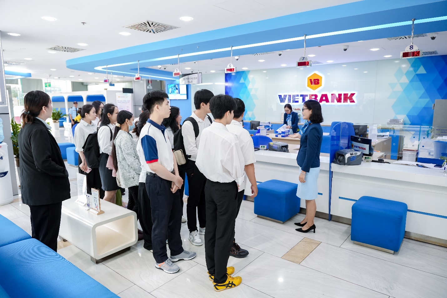 Xét học bổng sớm, chủ động lựa chọn môi trường đại học song ngữ - quốc tế- Ảnh 3. Xét học bổng sớm, chủ động lựa chọn môi trường đại học song ngữ - quốc tế- Ảnh 3.