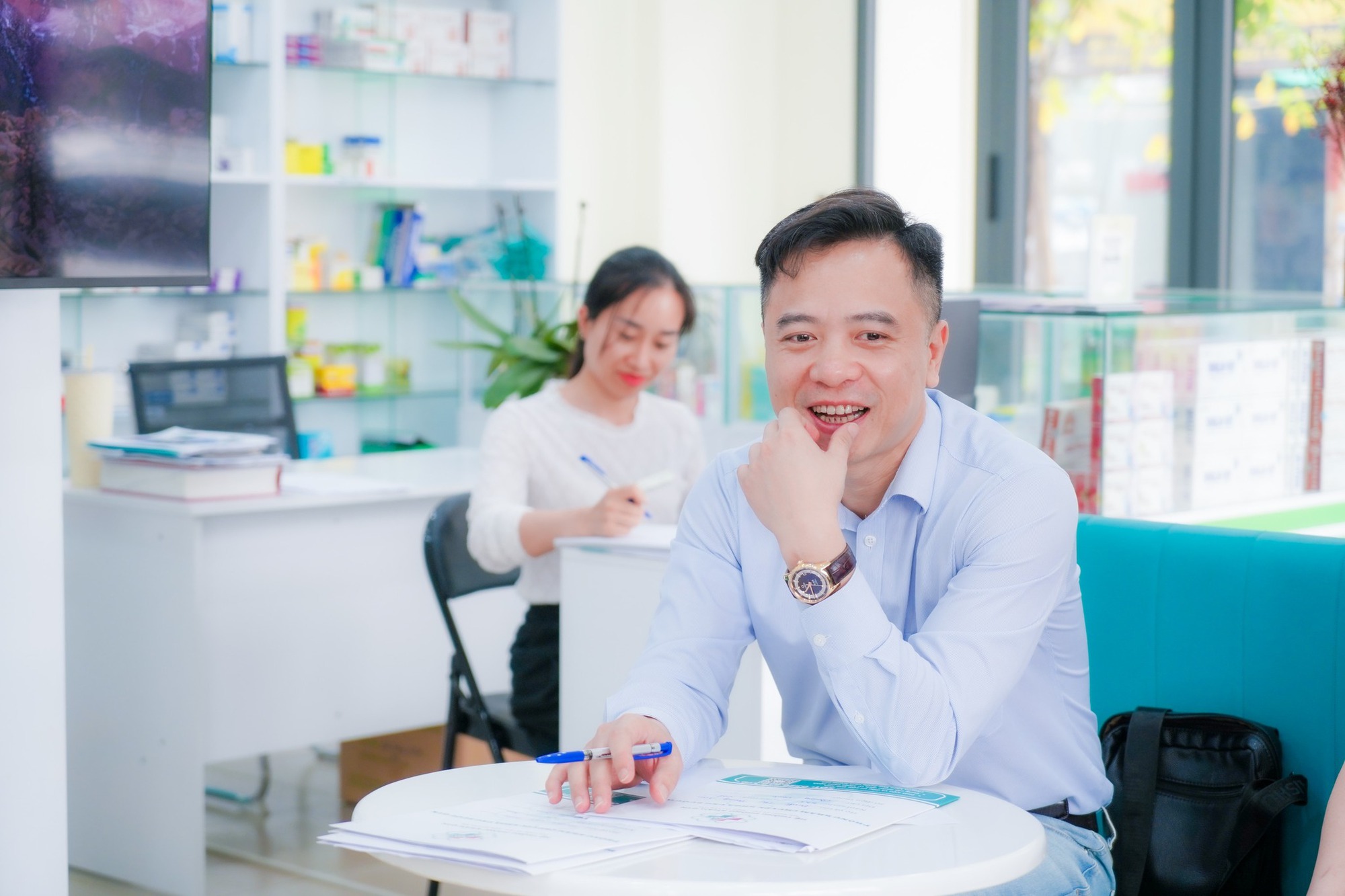 Gặp mặt BS ung bướu ki&ecirc;m tạo h&igrave;nh thẩm mỹ từng chữa khỏi ca bệnh hiếm, 1,3 triệu người mới thấy 1: "T&ocirc;i mong c&oacute; bệnh viện của ri&ecirc;ng m&igrave;nh để chữa cho người ngh&egrave;o"- Ảnh 3.