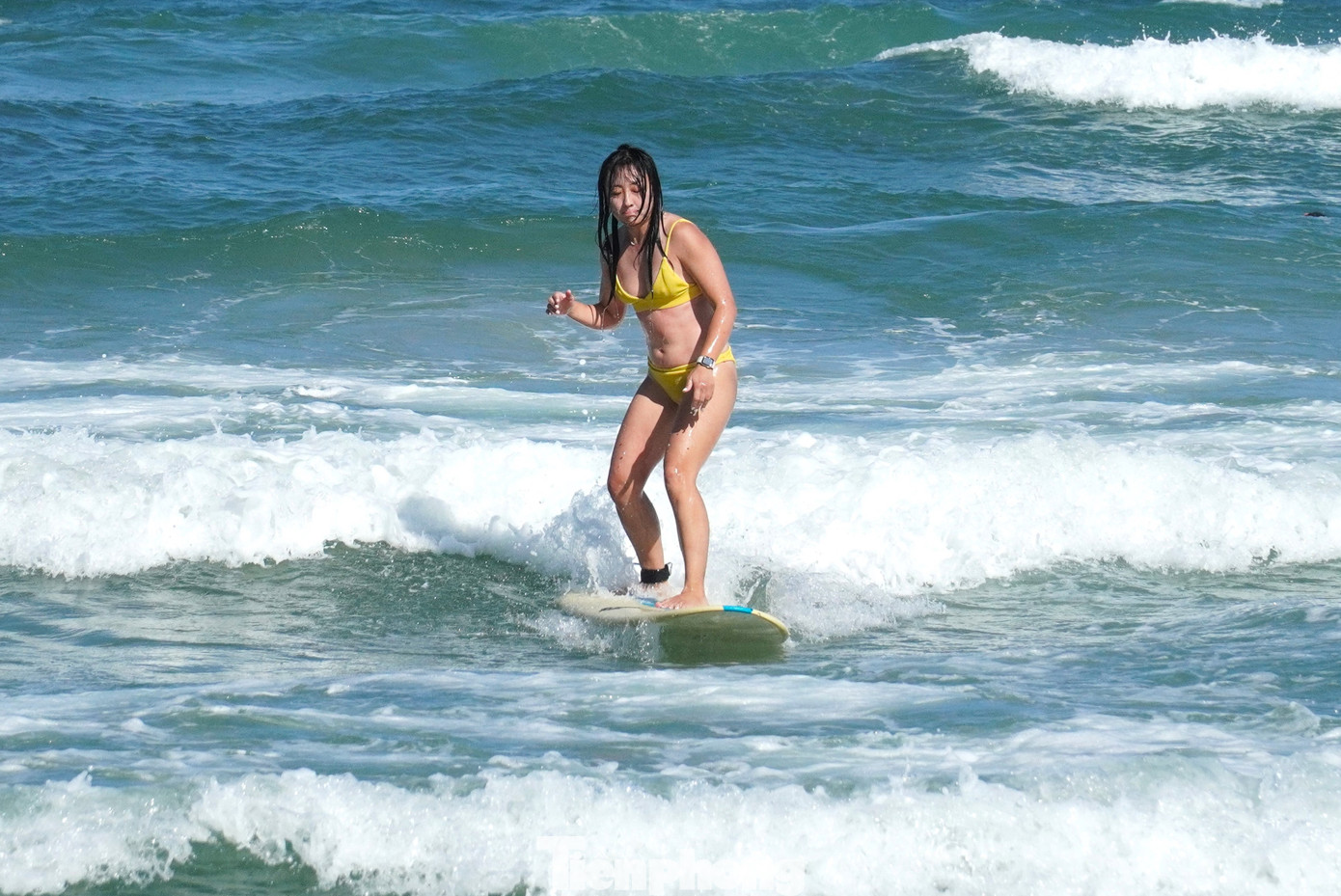 Biển Đ&agrave; Nẵng kh&ocirc;ng được nghỉ... Tết- Ảnh 3.