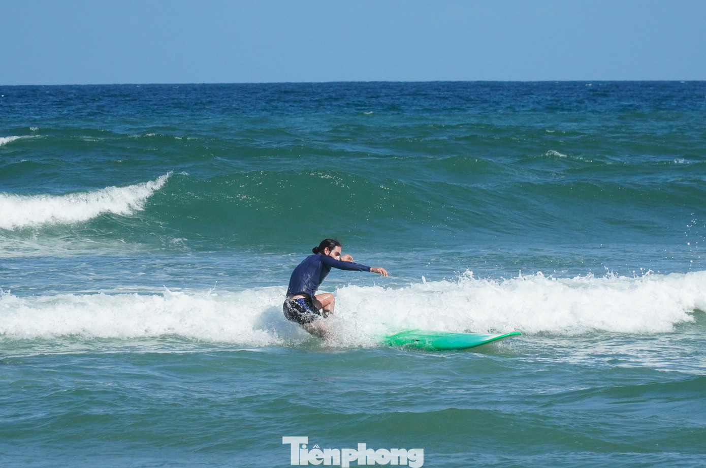 Biển Đ&agrave; Nẵng kh&ocirc;ng được nghỉ... Tết- Ảnh 13.