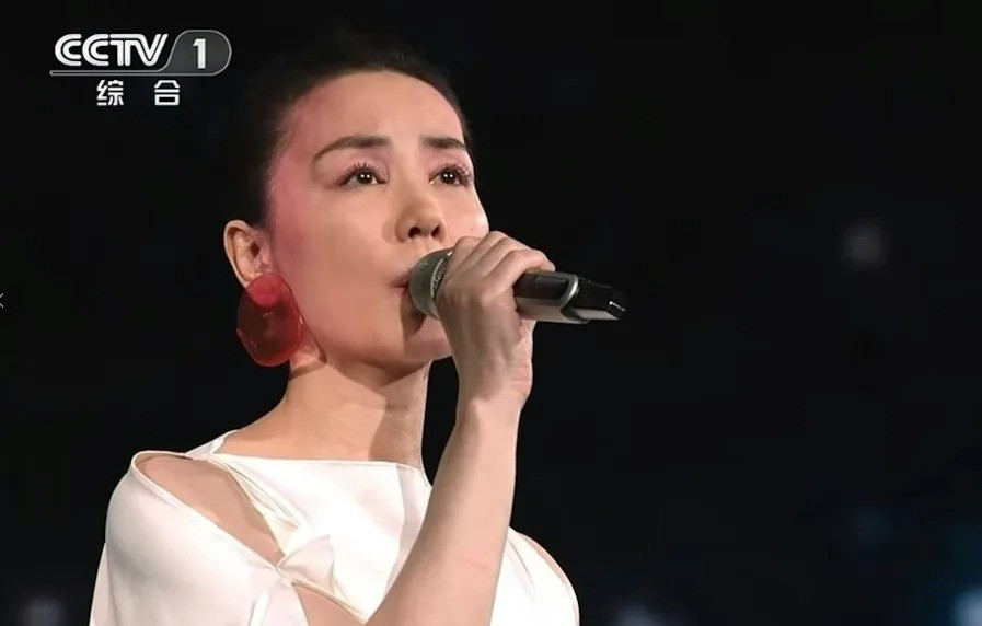 Vương Phi khiến dư luận dậy s&oacute;ng- Ảnh 2.