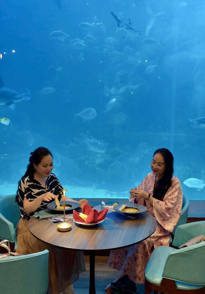 Kh&ocirc;ng phải nhiều tiền hay sang xịn, ph&uacute; b&agrave; "m&eacute;t rưỡi" c&oacute; kiểu ăn Tết khiến cả triệu phụ nữ ước mơ: Mấy ai c&oacute; đặc quyền n&agrave;y!- Ảnh 8.