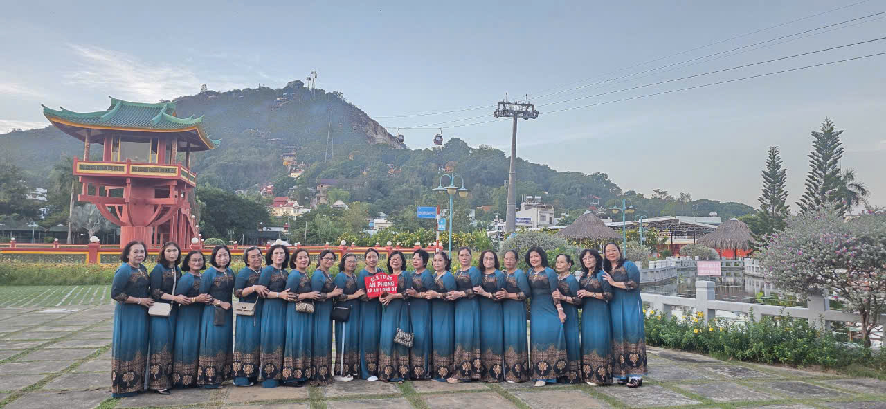 Bất ngờ lượng kh&aacute;ch du xu&acirc;n v&ugrave;ng Bảy N&uacute;i v&agrave; Ph&uacute; Quốc- Ảnh 21.