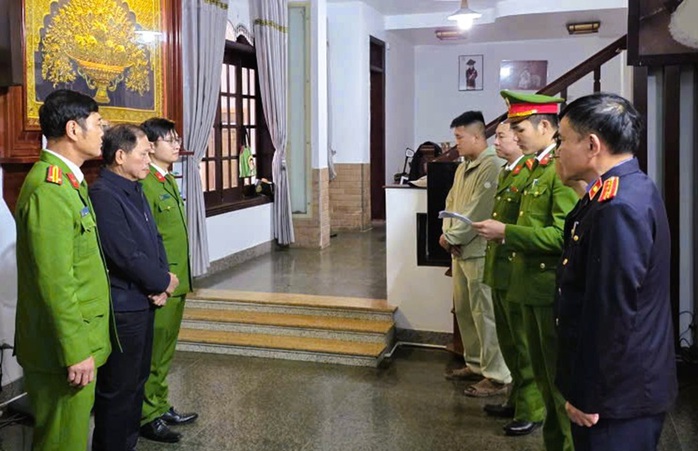 Tin mới vụ khởi tố 2 giám đốc kinh doanh xe điện lớn nhất Thanh Hóa - Ảnh 1.