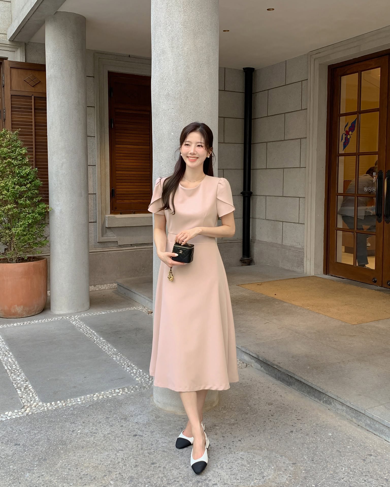 4 công thức trang phục đạt chuẩn thanh lịch để đi chúc Tết- Ảnh 10. 4 công thức trang phục đạt chuẩn thanh lịch để đi chúc Tết- Ảnh 10.