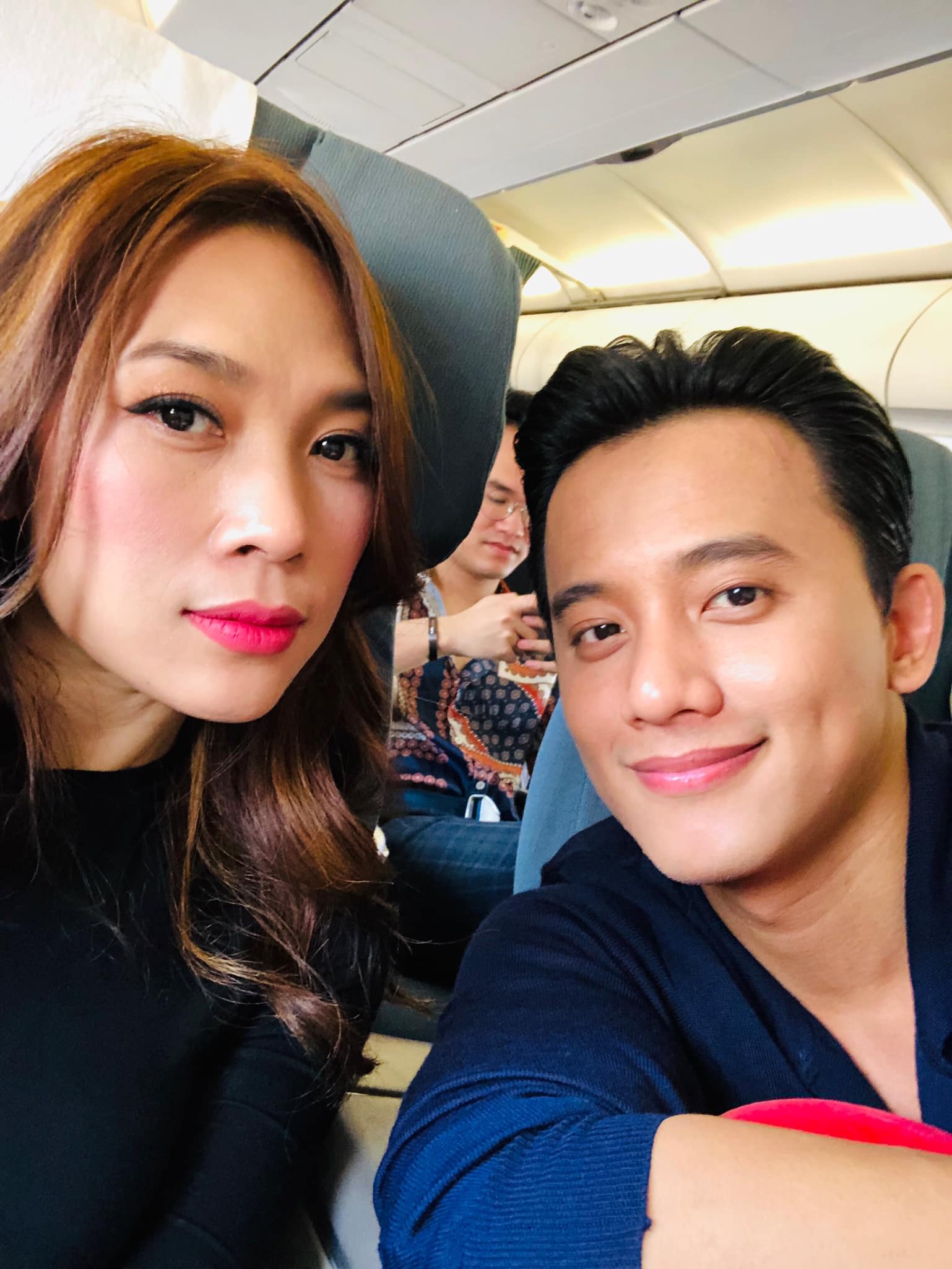 Cặp sao Vbiz cứ Tết l&agrave; bị bắt gặp dắt nhau về qu&ecirc; ra mắt gia đ&igrave;nh nhưng m&atilde;i kh&ocirc;ng chịu c&ocirc;ng khai- Ảnh 3.