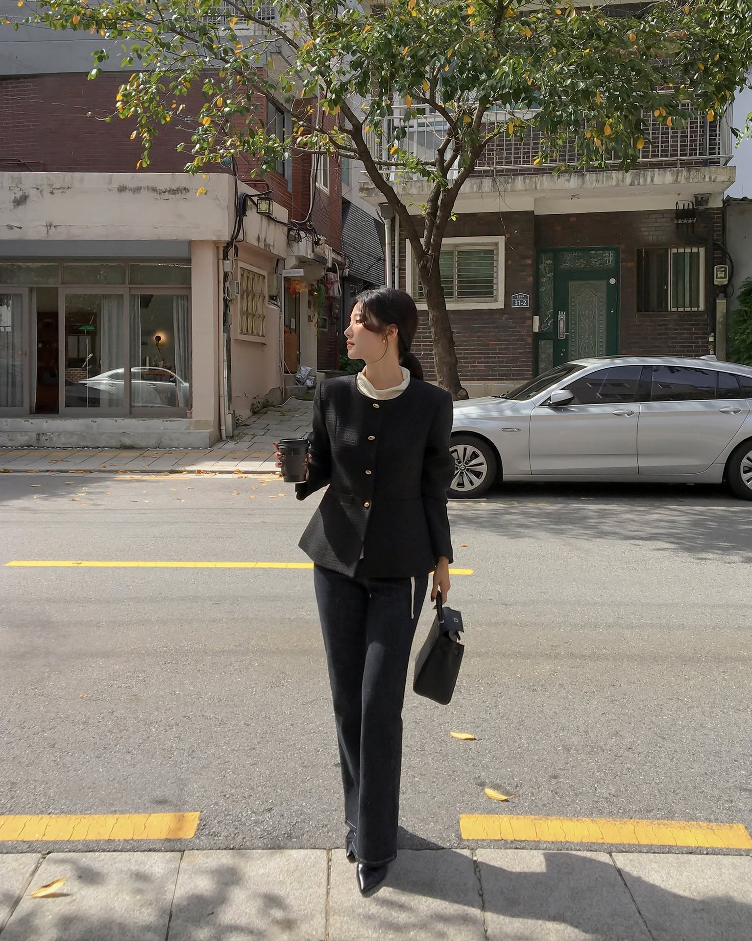 4 công thức trang phục đạt chuẩn thanh lịch để đi chúc Tết- Ảnh 3. 4 công thức trang phục đạt chuẩn thanh lịch để đi chúc Tết- Ảnh 3.