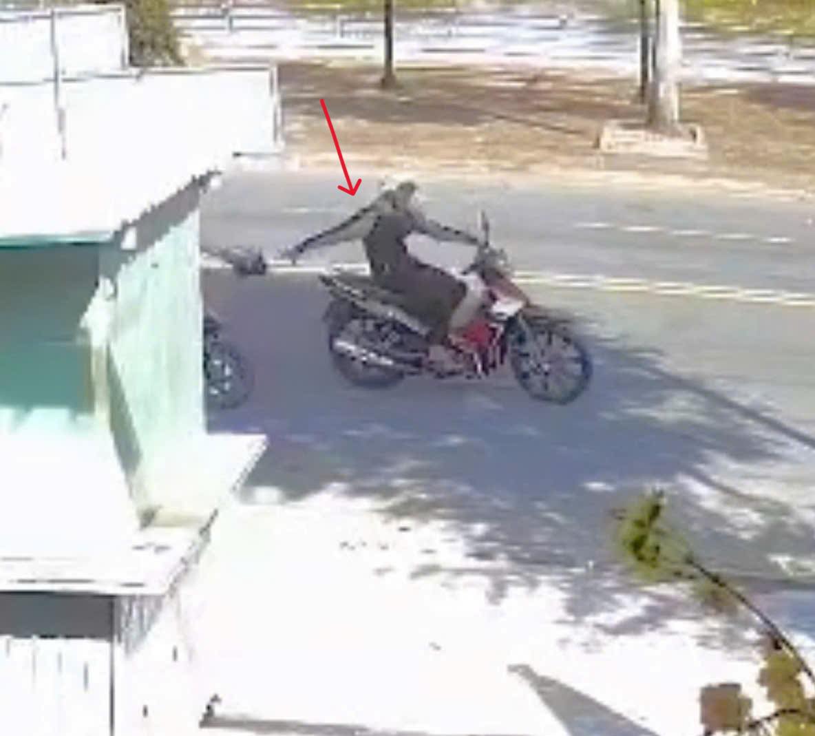 Xót xa: Người phụ nữ tử vong thương tâm khi đang đi chúc Tết sau cú giật đồ của kẻ thủ ác- Ảnh 1. Xót xa: Người phụ nữ tử vong thương tâm khi đang đi chúc Tết sau cú giật đồ của kẻ thủ ác- Ảnh 1.