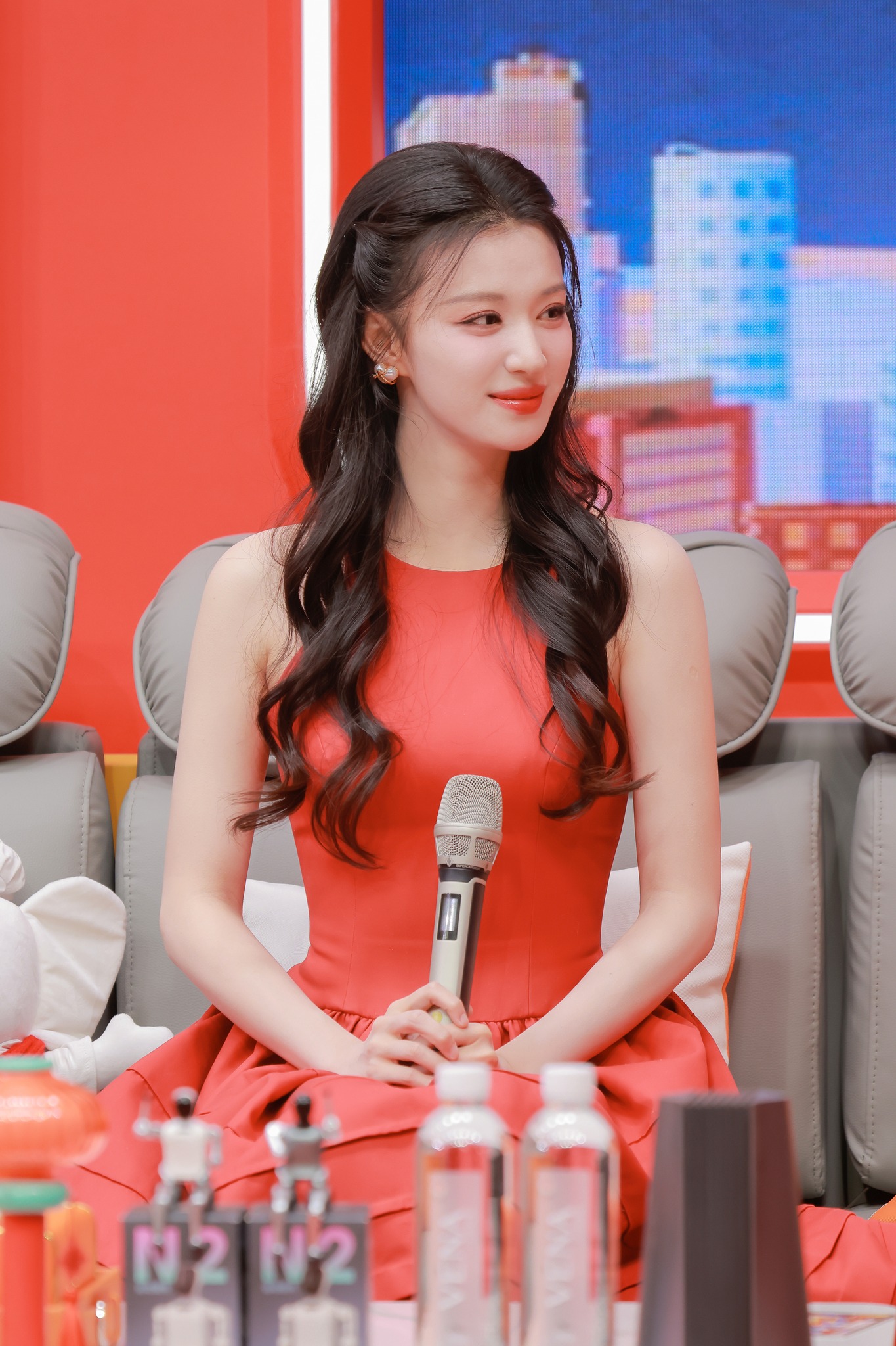 Mỹ nh&acirc;n đổi đời tr&ecirc;n s&oacute;ng đ&agrave;i quốc gia: Visual đẹp đến mức xuất hiện 20 gi&acirc;y tăng 70 ngh&igrave;n người theo d&otilde;i- Ảnh 8.