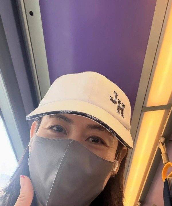 Nữ diễn vi&ecirc;n v&agrave;o viện dưỡng l&atilde;o, đ&oacute;n người gi&uacute;p việc 102 tuổi về ăn Tết g&acirc;y x&uacute;c động- Ảnh 1.