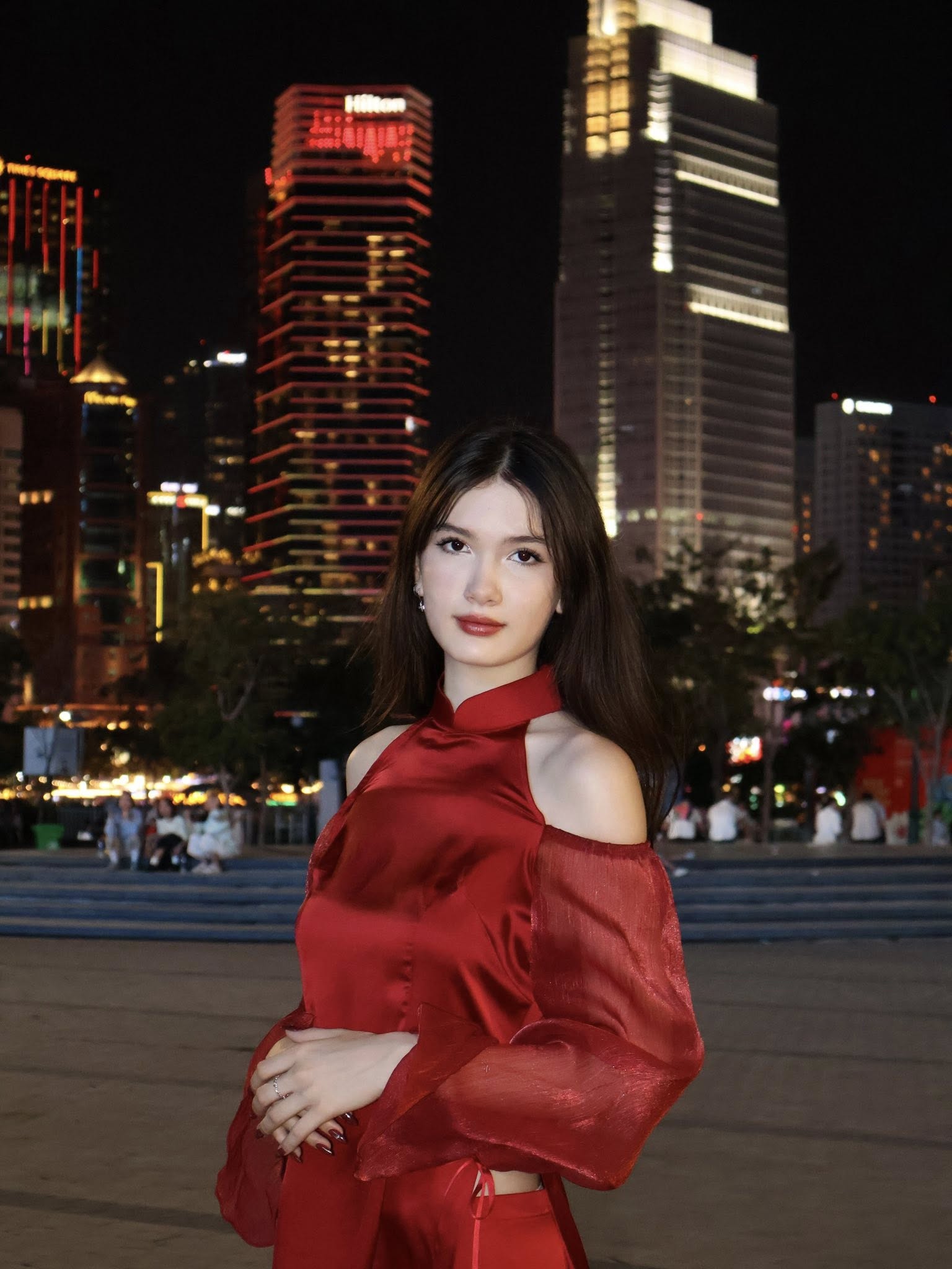 Em g&aacute;i thủ m&ocirc;n L&acirc;m T&acirc;y 19 tuổi cao gần 1m80 g&acirc;y sốt với &aacute;o d&agrave;i ng&agrave;y Tết, visual lai T&acirc;y c&agrave;ng ngắm c&agrave;ng "cuốn"- Ảnh 2.