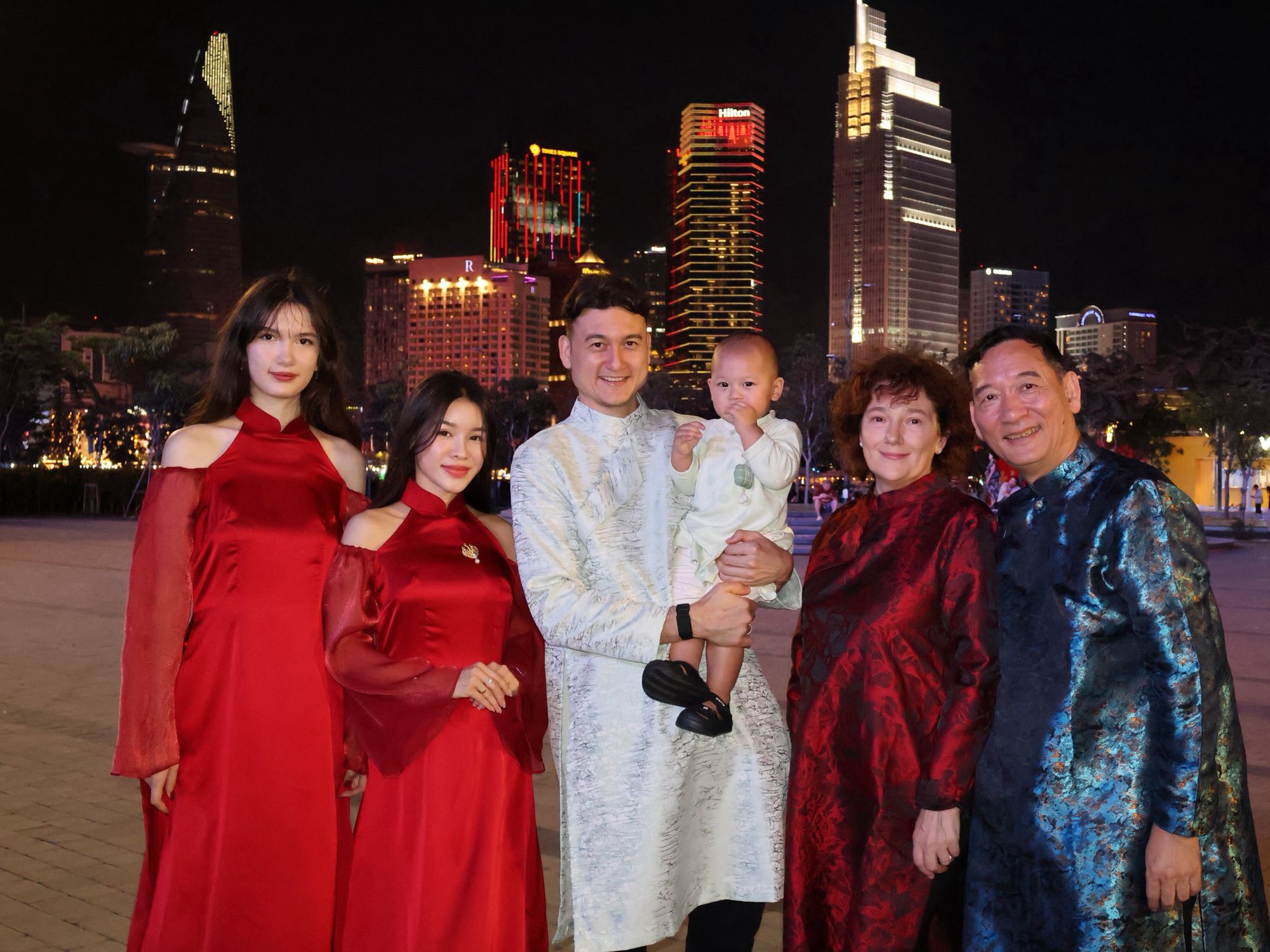 Em g&aacute;i thủ m&ocirc;n L&acirc;m T&acirc;y 19 tuổi cao gần 1m80 g&acirc;y sốt với &aacute;o d&agrave;i ng&agrave;y Tết, visual lai T&acirc;y c&agrave;ng ngắm c&agrave;ng "cuốn"- Ảnh 5.