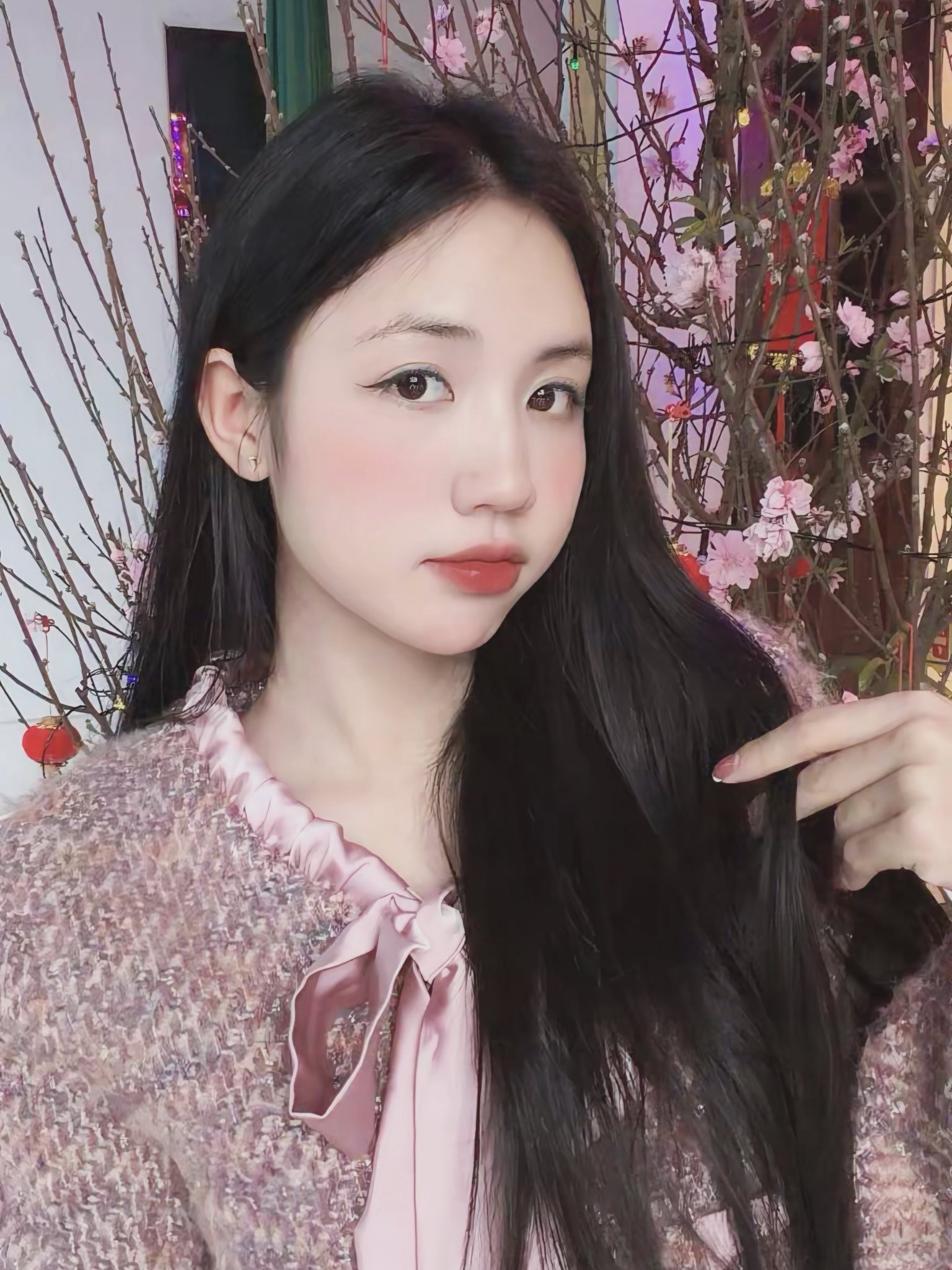 Hotgirl b&oacute;ng đ&aacute; Trần Thị Duy&ecirc;n khoe visual xinh đẹp, g&acirc;y sốt ng&agrave;y Tết: &ldquo;Ch&agrave;o Ba, con l&ecirc;n đường đi l&agrave;m nhiệm vụ Quốc gia&rdquo;- Ảnh 4.