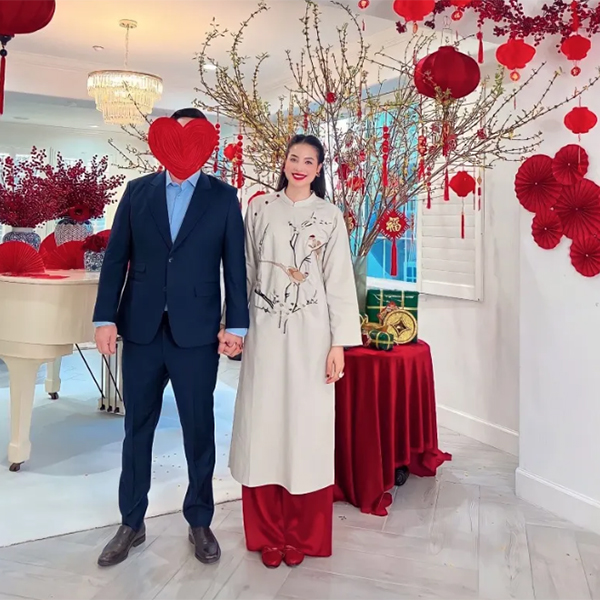 Phạm Hương đ&oacute;n Tết vắng b&oacute;ng chồng doanh nh&acirc;n- Ảnh 2.