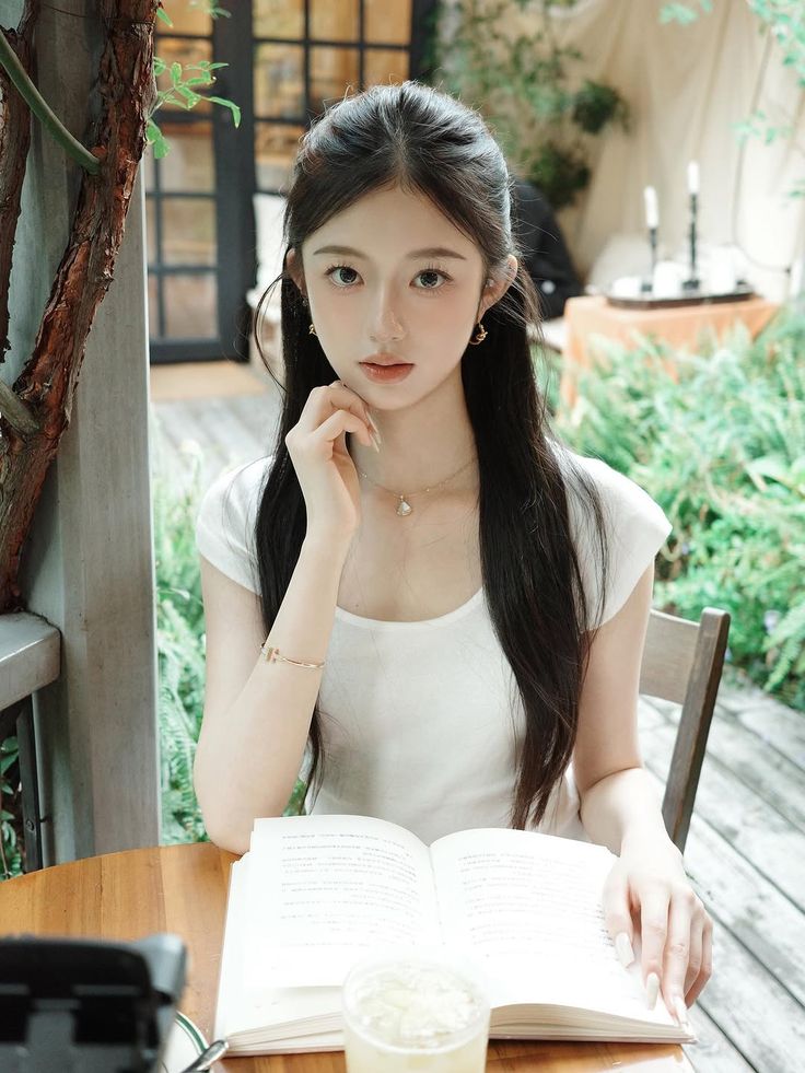 Hồi kết của người gi&agrave;u giả trong Nghệ Thuật Lừa Dối Của Sarah- Ảnh 2.