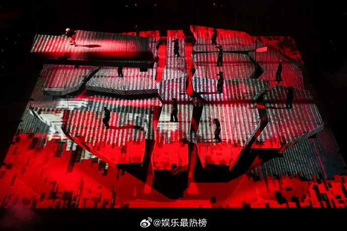 Concert không sân khấu đầu tiên của showbiz: "Cậu bé vàng" cưỡi ngựa đẹp như cổ tích, thua bạch mã hoàng tử đúng cái tên- Ảnh 8.