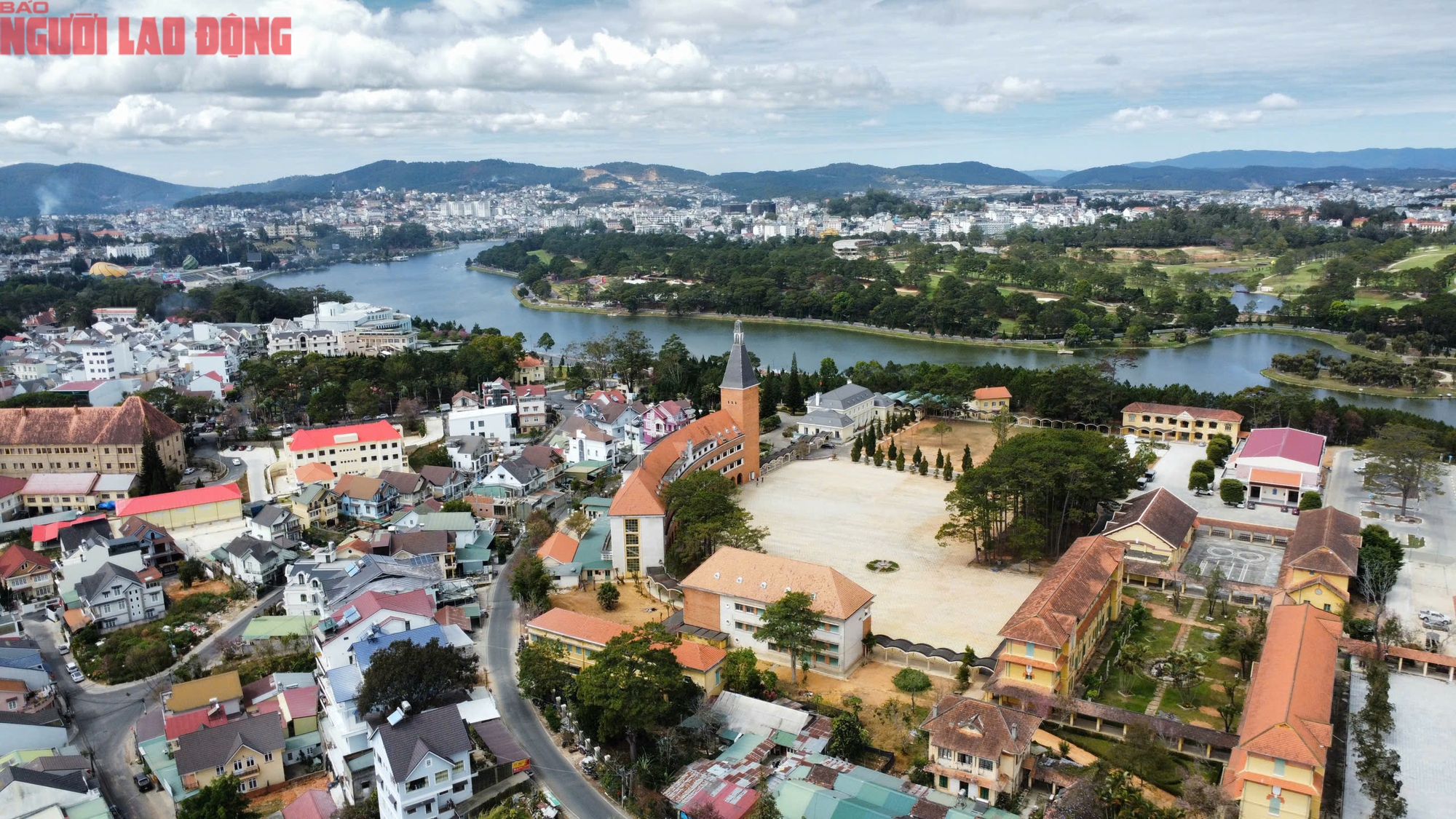 Ảnh độc đ&aacute;o Đ&agrave; Lạt hơn nửa thế kỷ trước v&agrave; đầu năm B&iacute;nh Ngọ 2026- Ảnh 2.