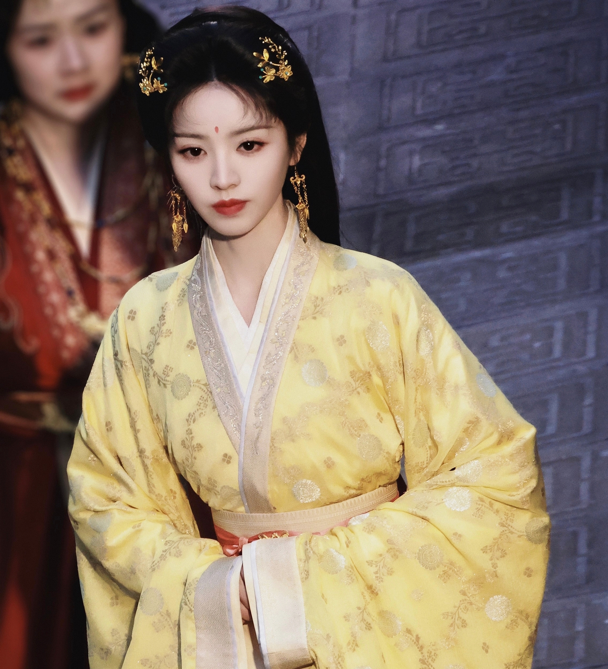 Mỹ nh&acirc;n đẹp nhất m&ugrave;ng 3 Tết đ&acirc;y rồi: Visual cao sang quyền qu&yacute;, trời sinh ngậm th&igrave;a v&agrave;ng trong miệng- Ảnh 2.