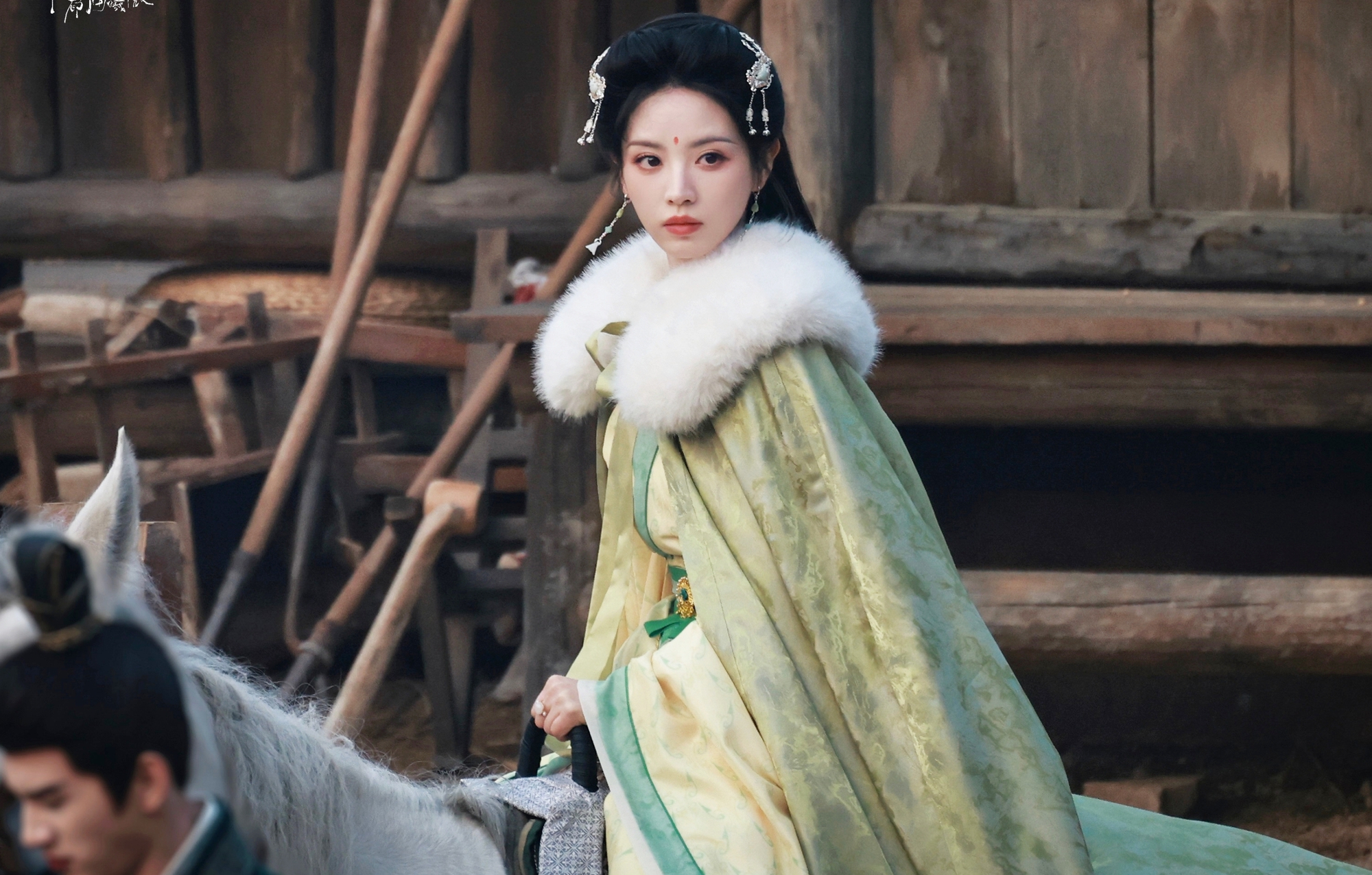 Mỹ nh&acirc;n đẹp nhất m&ugrave;ng 3 Tết đ&acirc;y rồi: Visual cao sang quyền qu&yacute;, trời sinh ngậm th&igrave;a v&agrave;ng trong miệng- Ảnh 4.