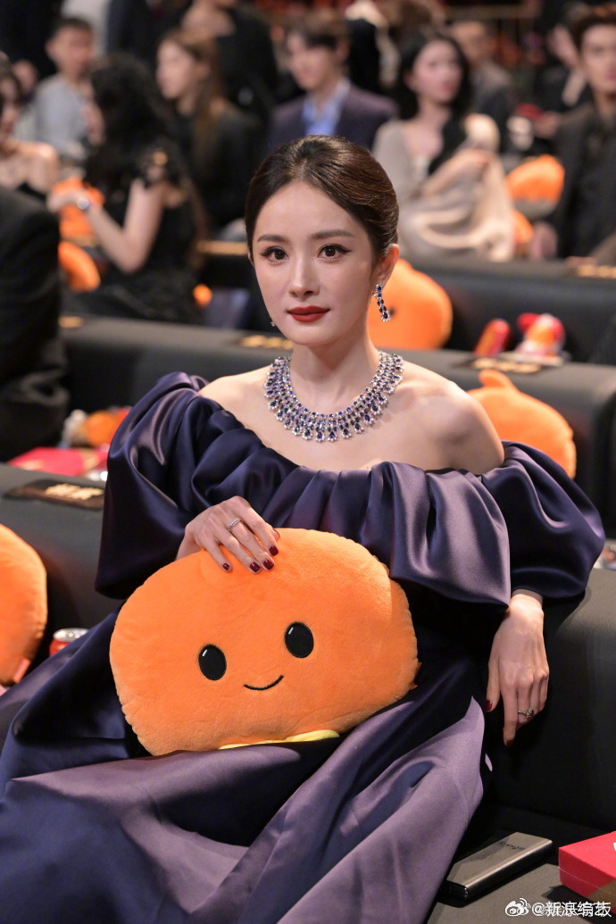 "Nữ thần thon gọn" Dương Mịch chưa bao giờ chạm mốc 50kg nhờ thực đơn thần kỳ- Ảnh 2.