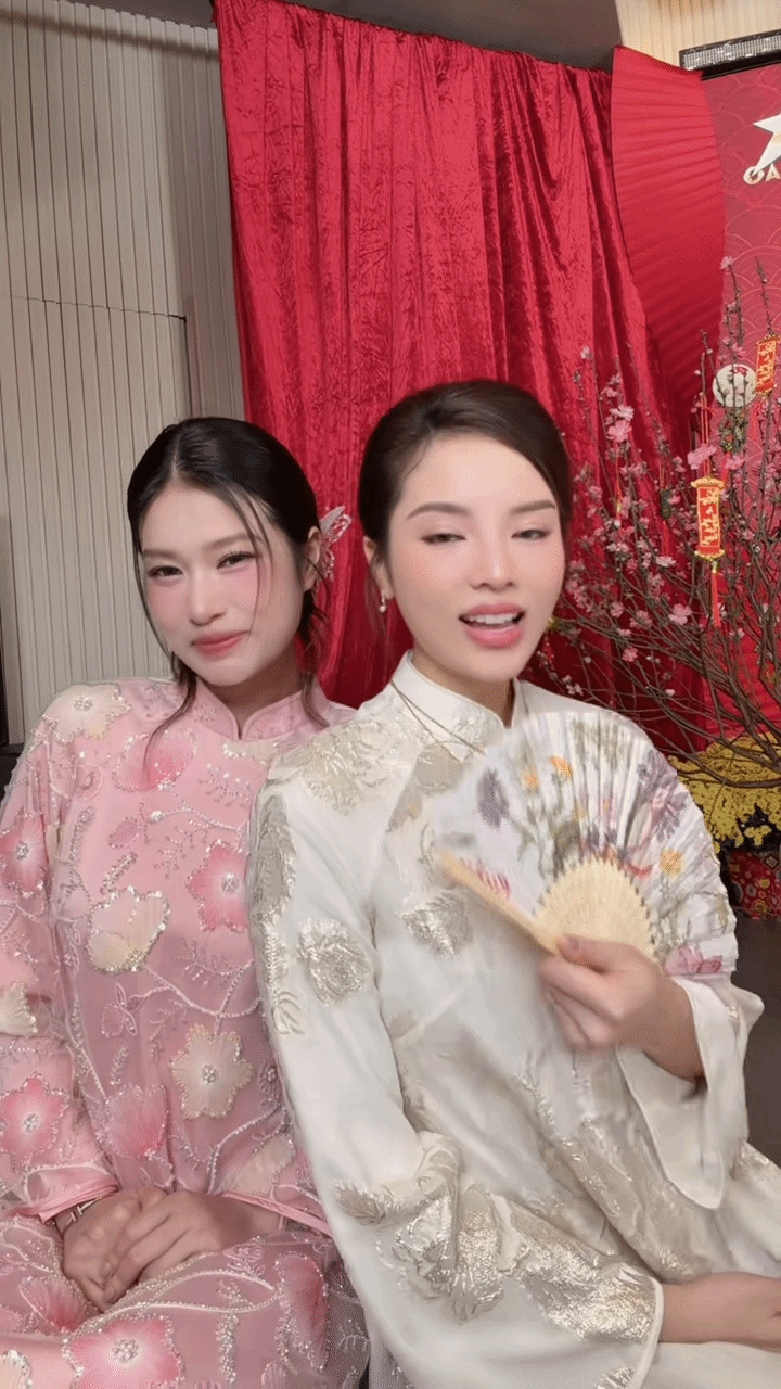 D&agrave;n mỹ nh&acirc;n đua trend Tết: Kỳ Duy&ecirc;n - Thi&ecirc;n &Acirc;n khoe visual với hit Sơn T&ugrave;ng, một "chị đẹp" g&acirc;y sốc khi về qu&ecirc;- Ảnh 5.