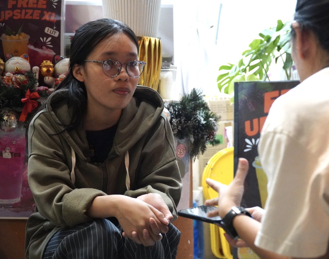 Sinh vi&ecirc;n ở lại th&agrave;nh phố l&agrave;m th&ecirc;m 12 tiếng dịp Tết: Nhận lương x3, "đổi giờ l&agrave;m th&agrave;nh viện ph&iacute; cho bố, bớt g&aacute;nh lo cho mẹ"- Ảnh 1.