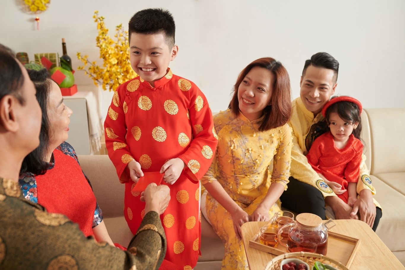 Cha mẹ EQ cao sẽ kh&ocirc;ng n&oacute;i với con 4 c&acirc;u n&agrave;y khi nhận l&igrave; x&igrave;- Ảnh 2.